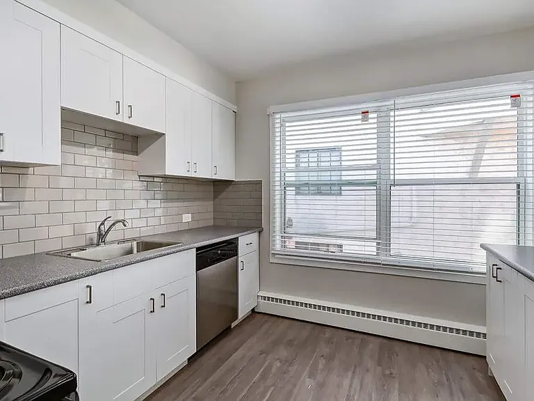 2416 14th St SW — Photo 3