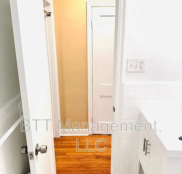 907 Hudson Ave #3 — Photo 30