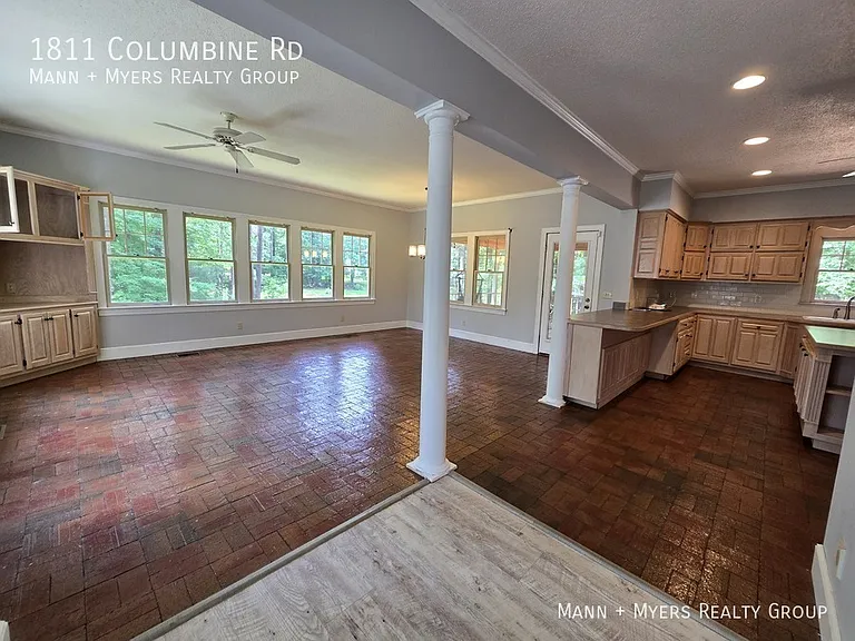 1811 Columbine Rd — Photo 7