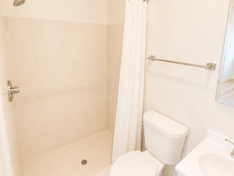 14341 Chandler Blvd — Photo 8