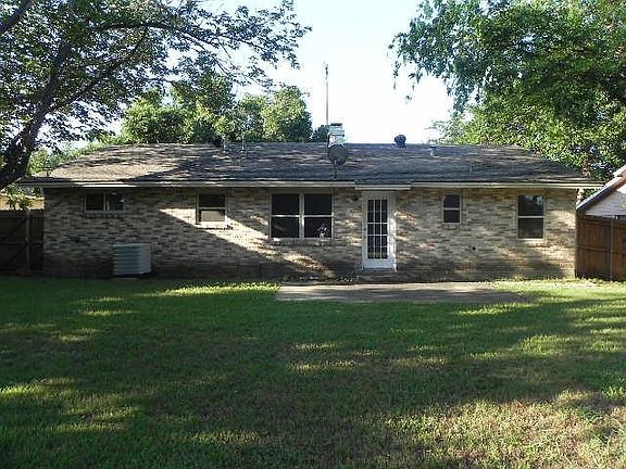 2nd image of 408 Beverly Dr