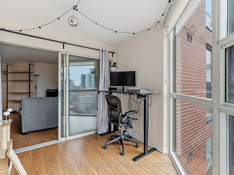 705 King St W #601 — Photo 18
