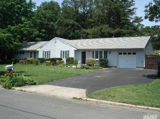 3 Scott Ave, Selden, NY 11784