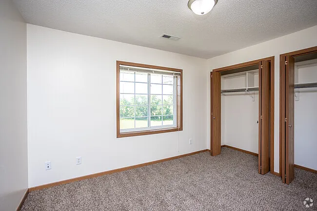 Linden West Apartments — Photo 8