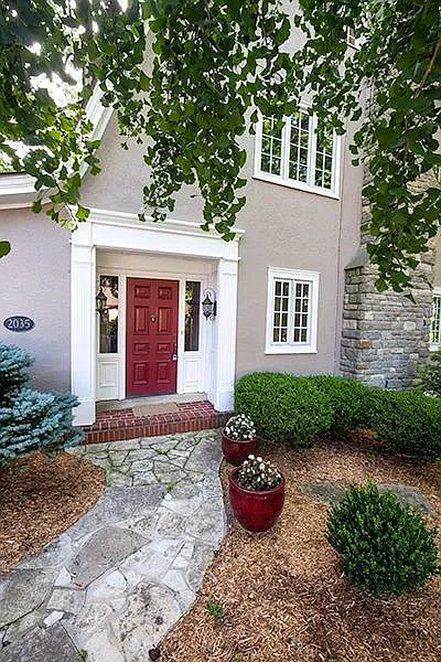 3 bed, 3.5 bath, 3602 sqft, $3,200 — Photo 2