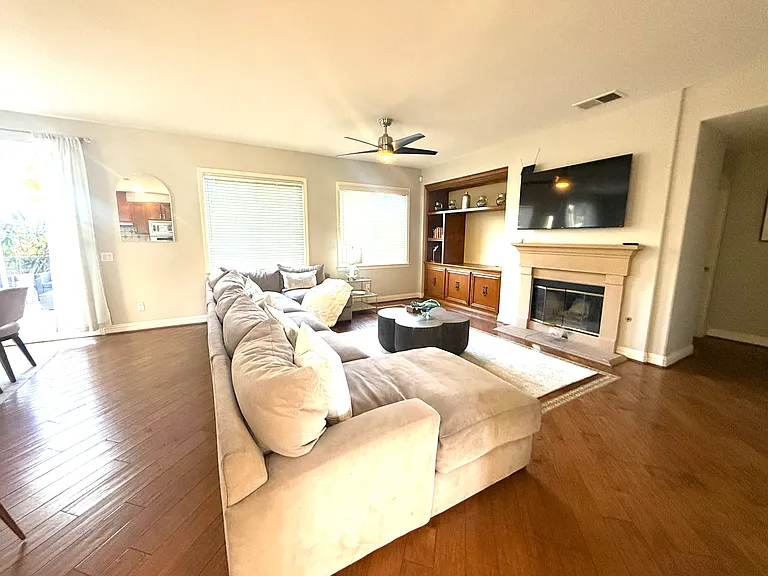 1520 Hillsborough St — Photo 3