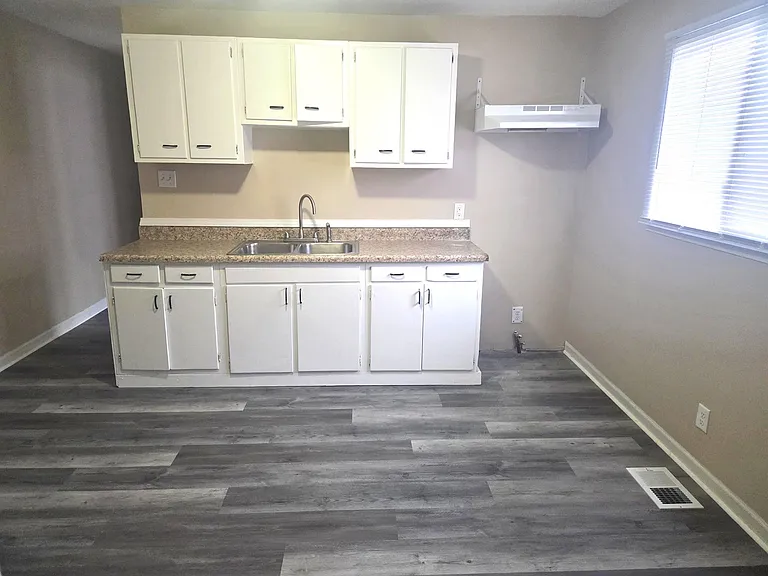 245 S Randolph St — Photo 3