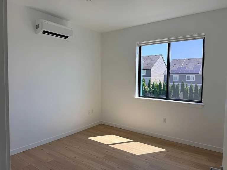 Abbey Creek Square Luxury Apartments — Photo 18