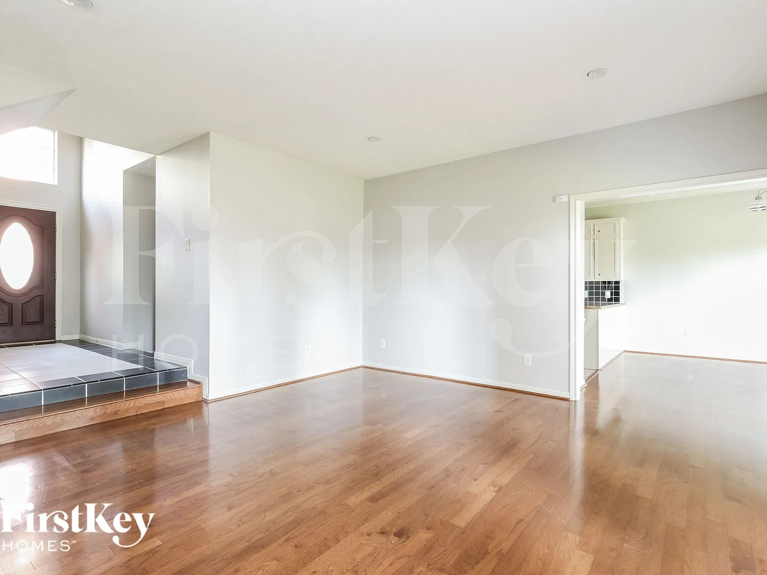 3 bed, 2.5 bath, 2499 sqft, $2,725 — Photo 3