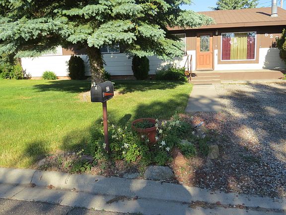 3rd image of 527 8th Ave S