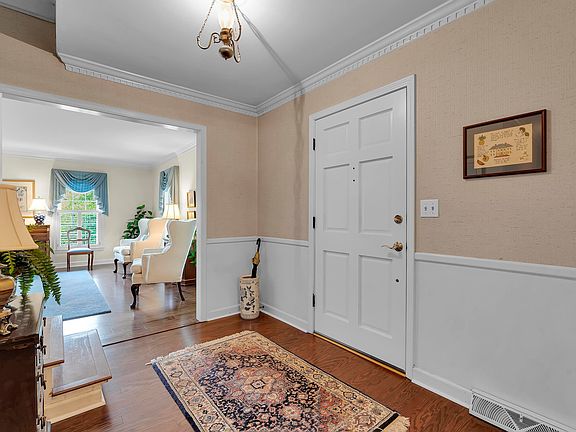 4th image of 108 Merrifield Dr