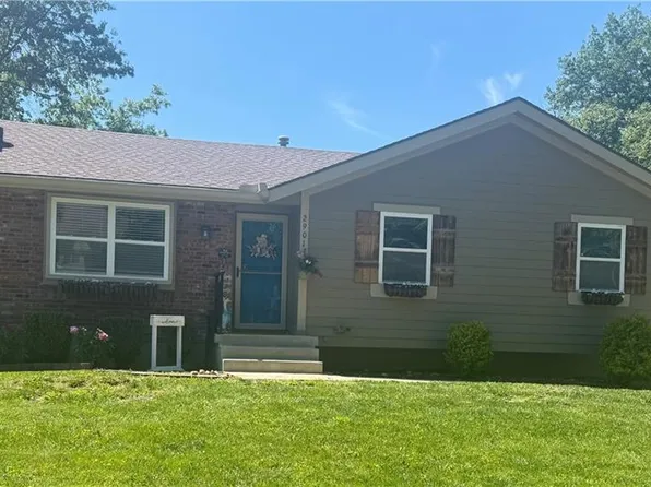 2901 SE 3rd St, Blue Springs, MO 64014