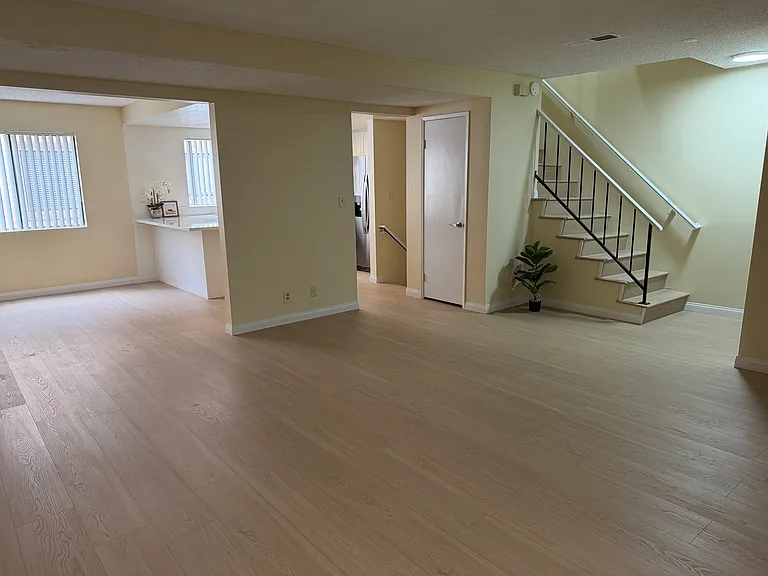 30 S Chapel Ave #D — Photo 3