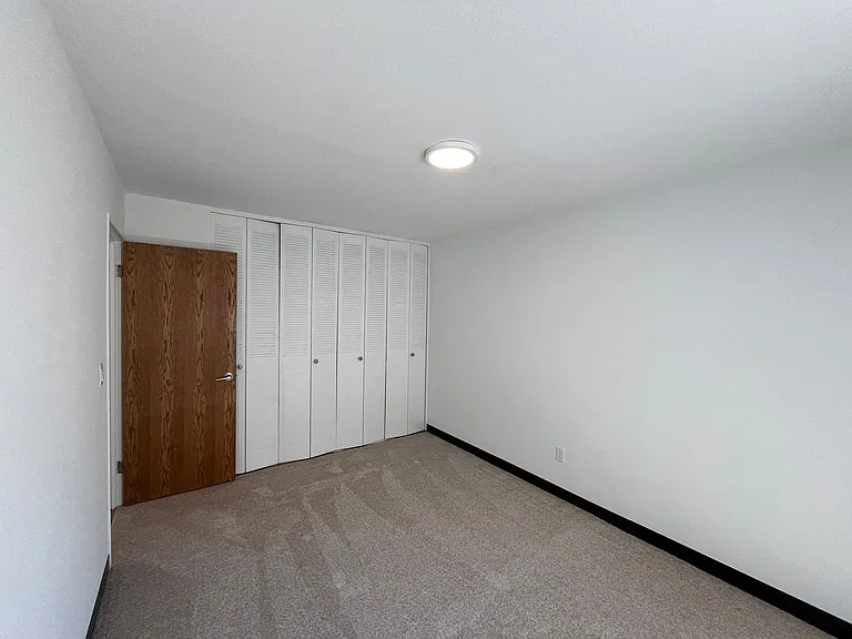 2832 Humboldt Ave S — Photo 20