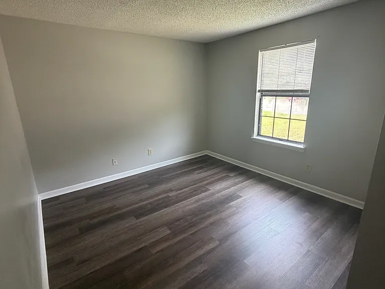 425 Admirals Walk Dr — Photo 8