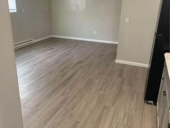 3rd image of 606 S College Ave APT 5