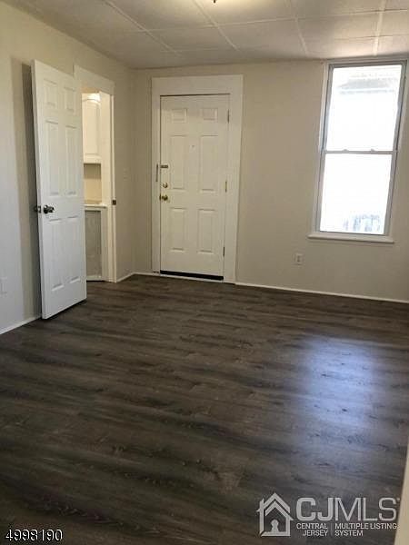 2nd image of 194 Somerset St #196