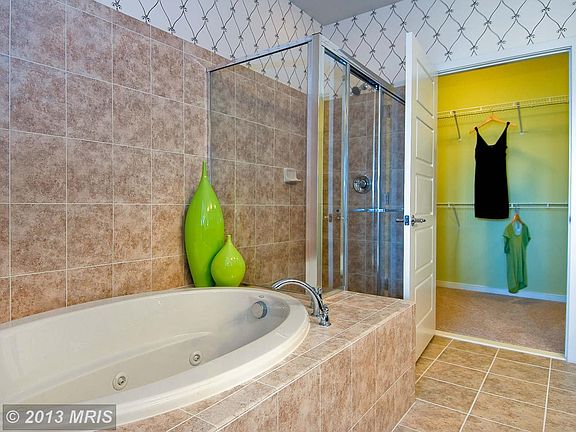 5th image of 8425 Peace Lily Ct APT 210