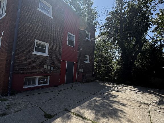 2nd image of 3412 E 147th St #2
