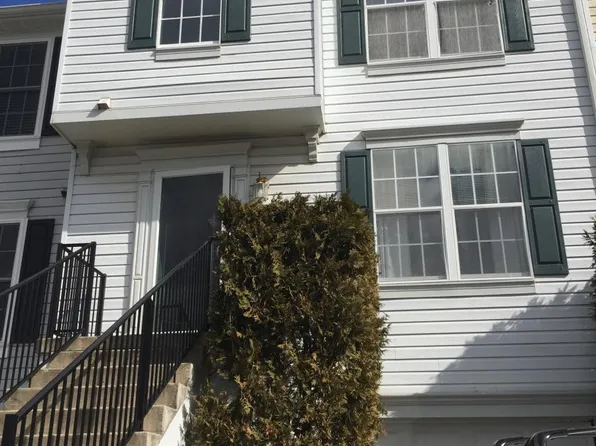 1102 Oakland Ct, Newark, DE 19711