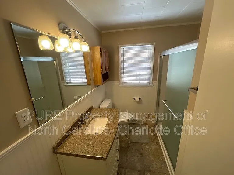 678 Hillsborough Rd — Photo 13