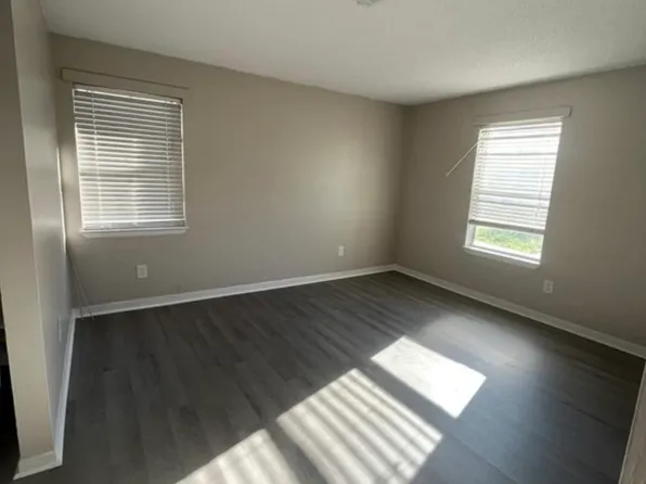 1130 Gordon Ave #B, Pensacola, FL 32507