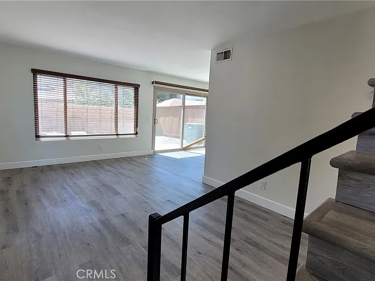 1112 S Cypress Ave #28 — Photo 6