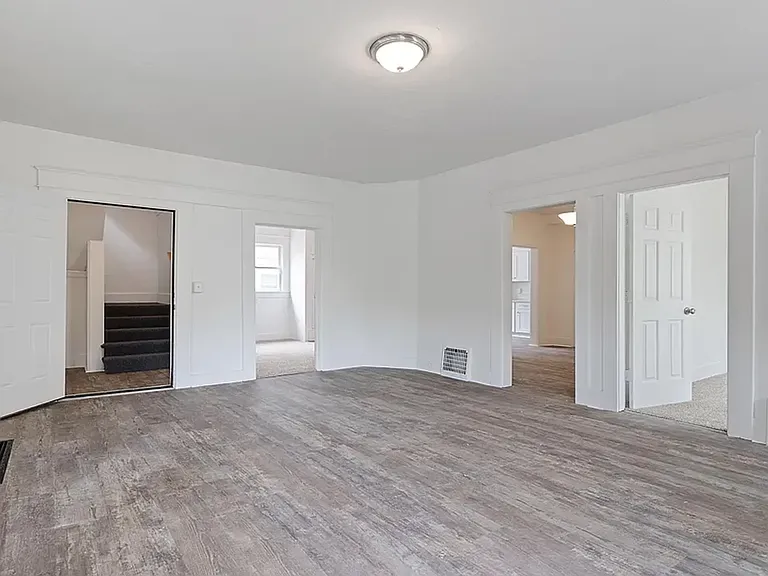 812 SW 11th St #3 — Photo 4