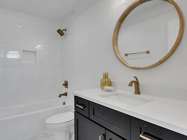 611B James Ave — Photo 30