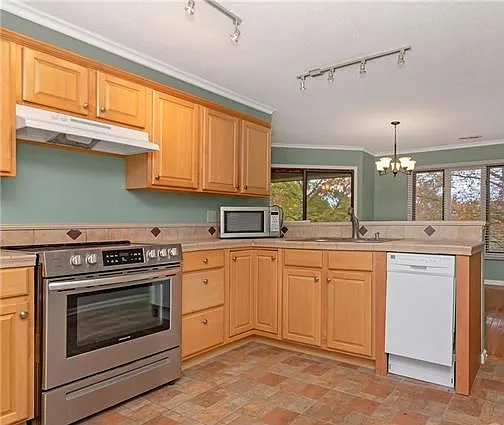 27 Eagle Run — Photo 3