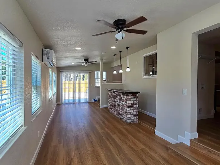115 Cypress St #1 — Photo 8