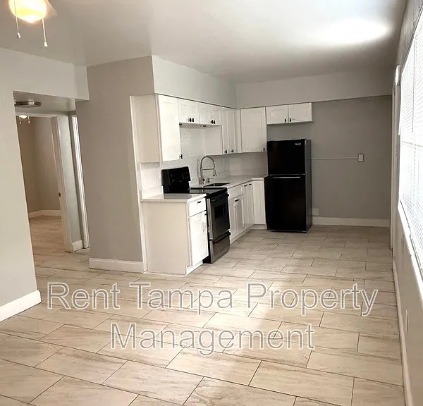 2475 18th Ave S #12 — Photo 2