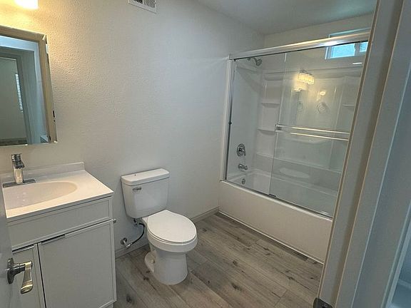 3rd image of 202-204 Calla Ave