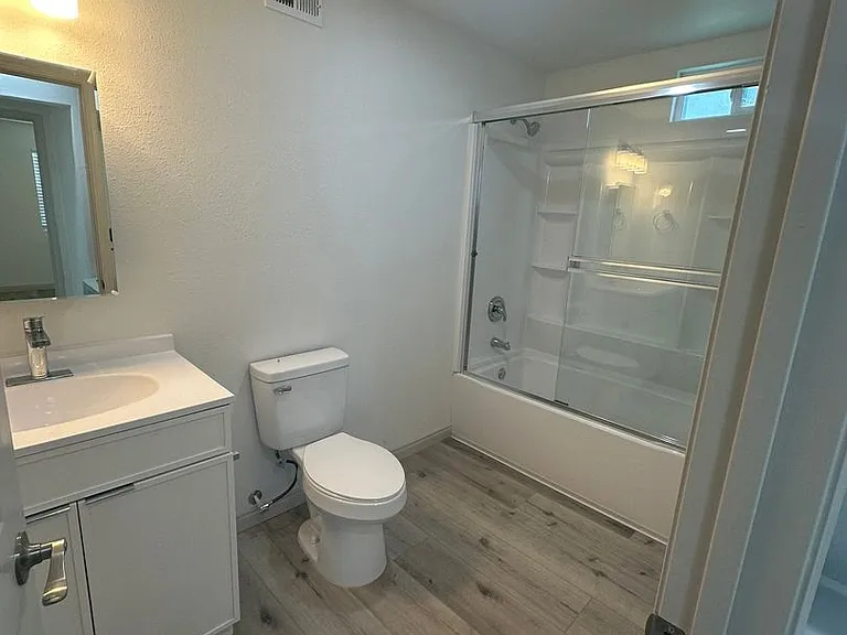 202-204 Calla Ave — Photo 3