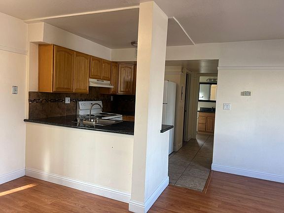 3rd image of 1814 V St APT 10