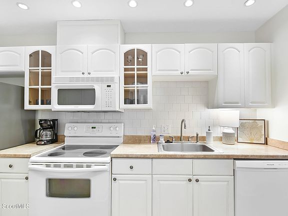 5th image of 1000 New Sea Island Rd APT 38