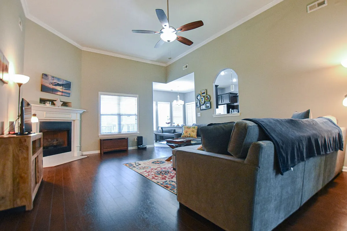 Building Photo - 3765 Silver Fox Ln