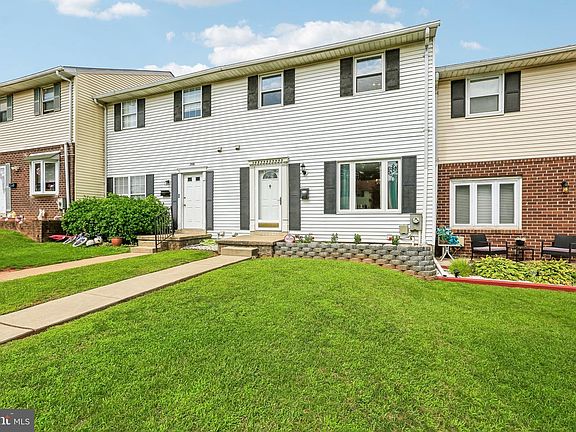 3rd image of 2010 Wintergreen Pl