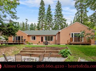 3182 E Cambridge Dr, Hayden Lake, ID 83835