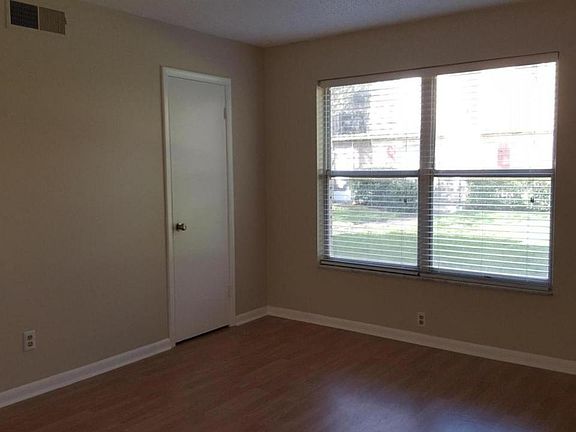4th image of 200 Saint Andrews Blvd APT 605