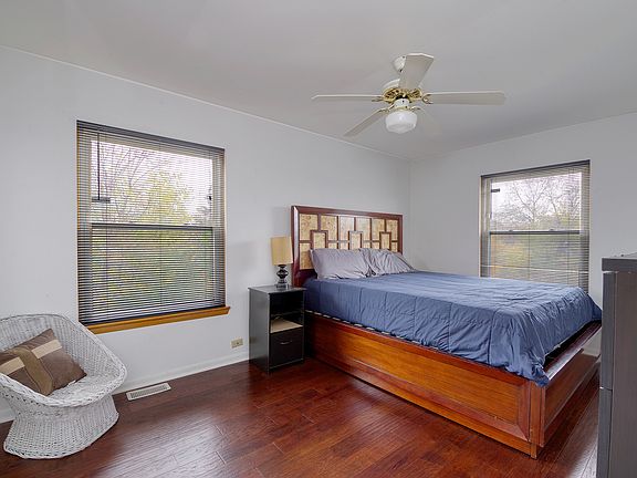 5th image of 743 Wellington Ave #15