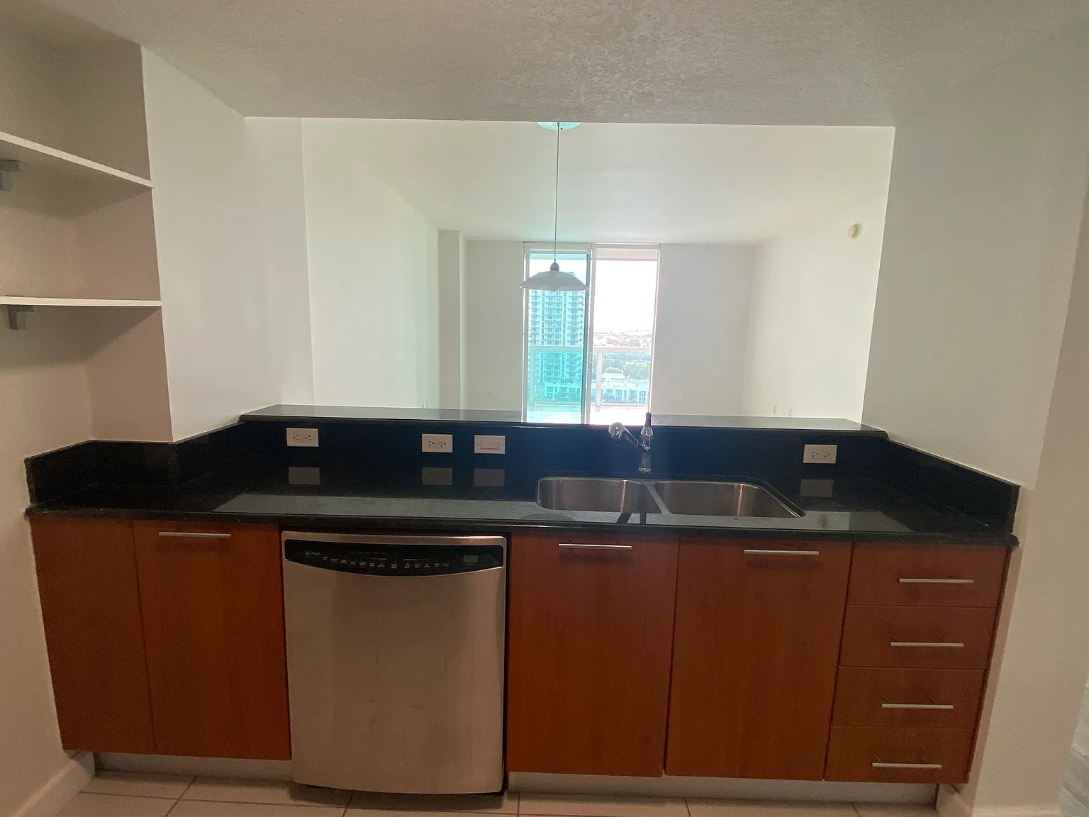1 bed, 839 sqft, $2,800 — Photo 4