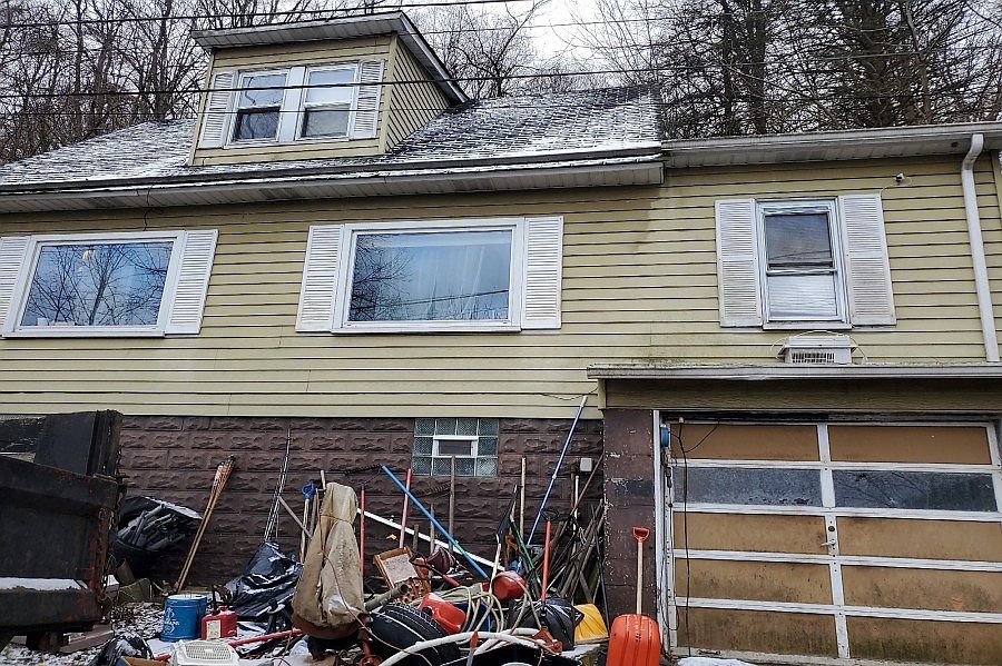 1st image of 330 Wood St