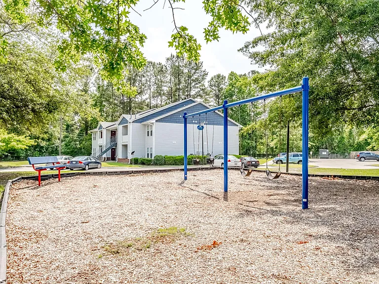Hunters Landing Apartments — Photo 12