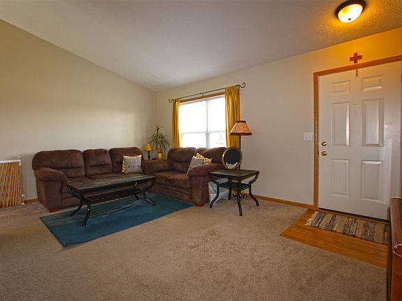 3rd image of 30513 Elizabeth Dr