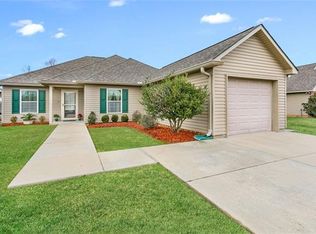 28467 Apple Blossom Ln, Ponchatoula, LA 70454