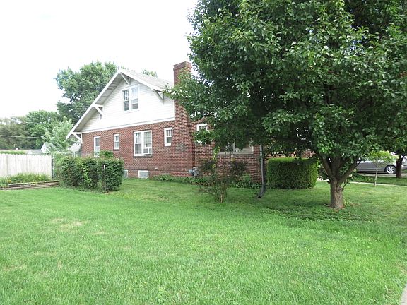 3rd image of 616 N English Ave