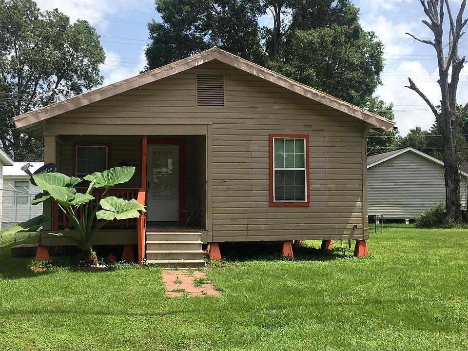 1st image of 134 Sternberg Dr