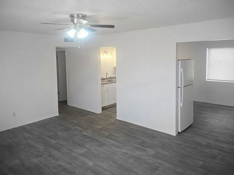 409 River Rd — Photo 6