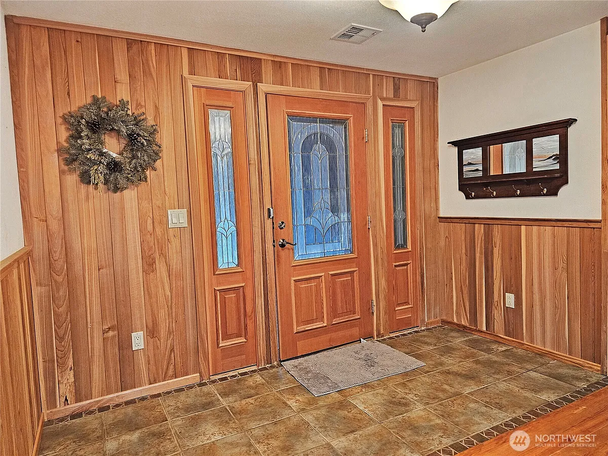 Building Photo - 70 Dogwood Ln